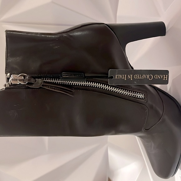 NWT Cavalini Italian Leather Booties - Picture 6 of 7